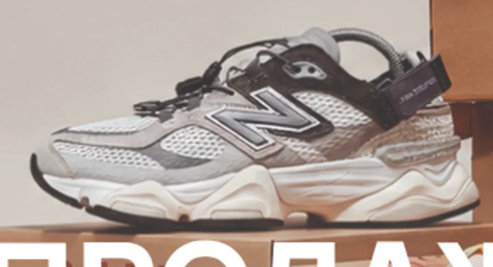 Серебристые кроссовки New Balance